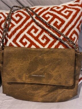 SHEIN Brown Suede-Look Shoulder Bag with Chain Strap